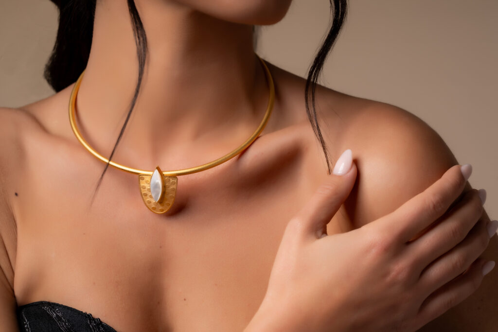 Nola Choker