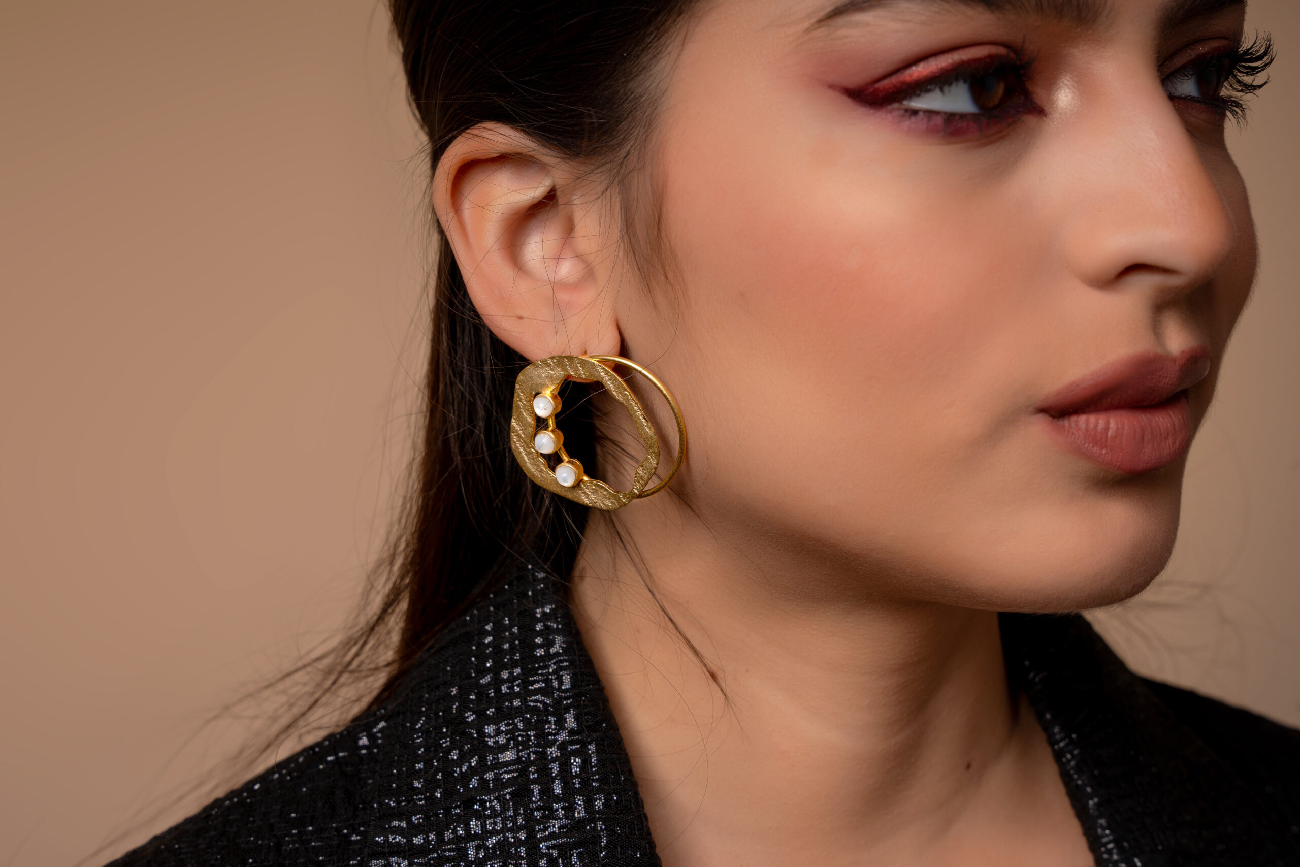 3 Pearls Earrings - Image 3