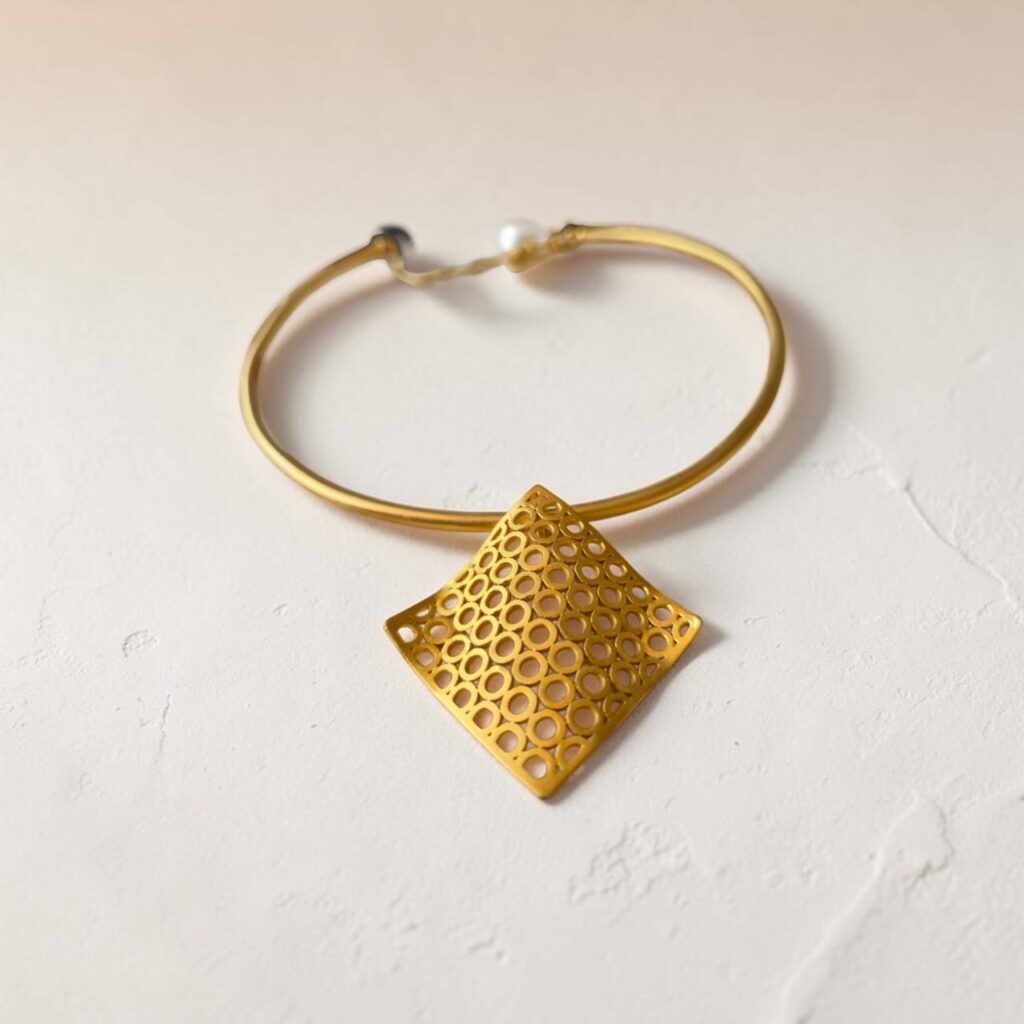 Verge Choker